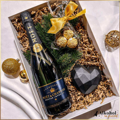 ŚWIĄTECZNY ZESTAW SZAMPAN MOET & CHANDON NECTAR IMPERIAL + ŚWIECZKA HEART LOW POLY BLACK - ZESTAW PREZENTOWY NA BOŻE NARODZENIE