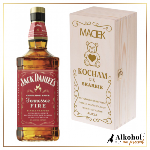 KOCHAM CIĘ SKARBIE JACK DANIEL'S FIRE W DREWNIANEJ SKRZNCE Z WŁASNYM TEKSTEM