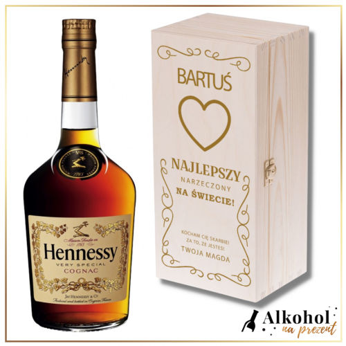 NAJLEPSZY NARZECZONY HENNESSY + DREWNIANA SKRZYNKA Z TEKSTEM