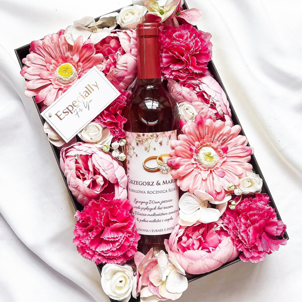 ROCZNICA OBRĄCZKI CARLO ROSSI PINK MOSCATO WE FLOWERBOX - PREZENT NA ŚLUB