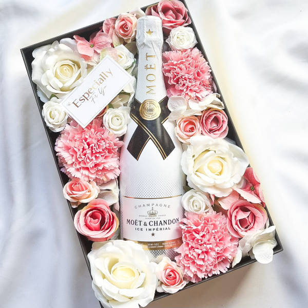 NA SPECJALNE OKAZJE MOET & CHANDON ICE IMPERIAL DEMI SEC FLOWER BOX