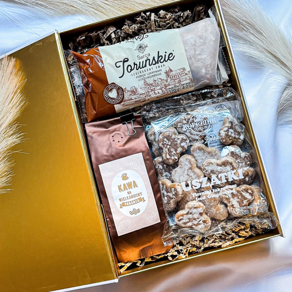 KAWA I PIERNIKI W ELEGANCKIM PUDEŁKU - ZESTAW NA WIELKANOC