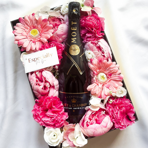 SZAMPAN MOET & CHANDON NECTAR IMPERIAL FLOWER BOX