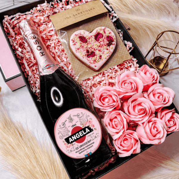 URODZINOWY ZESTAW MARTINI ROSE EXTRA DRY + PIERNICZEK OPONKA - PREZENT NA URODZINY