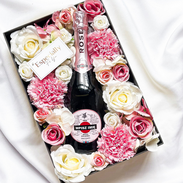 NA KAŻDĄ OKAZJĘ MARTINI ROSE EXTRA DRY WE FLOWERBOX - EKSKLUZYWNY PREZENT