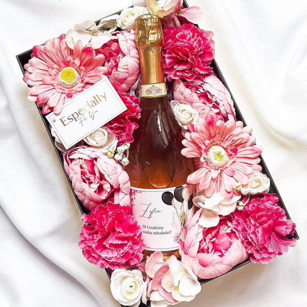 DZIEWCZYNA Z BALONAMI 50 URODZINY PROSECCO AMANTI ROSE WE FLOWERBOX - PREZENT NA 50 URODZINY