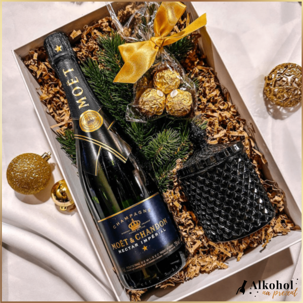 ŚWIĄTECZNY ZESTAW SZAMPAN MOET & CHANDON NECTAR IMPERIAL + FERRERO ROCHER - ZESTAW PREZENTOWY NA BOŻE NARODZENIE