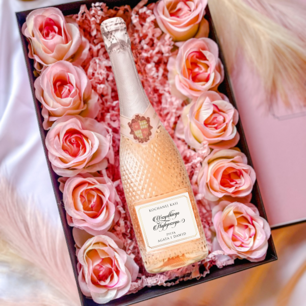 MICHELANGELO SPUMANTE ROSE Z RÓŻOWYMI RÓŻAMI W ROSE BOX - PREZENT NA URODZINY