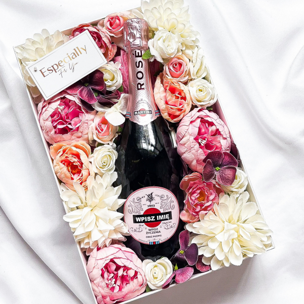 NA KAŻDĄ OKAZJĘ MARTINI ROSE EXTRA DRY WE FLOWERBOX - EKSKLUZYWNY PREZENT
