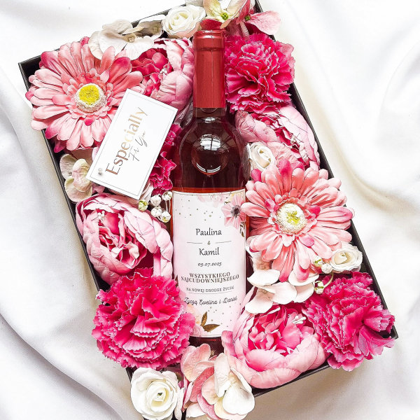 NA NOWĄ DROGĘ ŻYCIA CARLO ROSSI PINK MOSCATO WE FLOWERBOX - PREZENT DLA PARY MŁODEJ